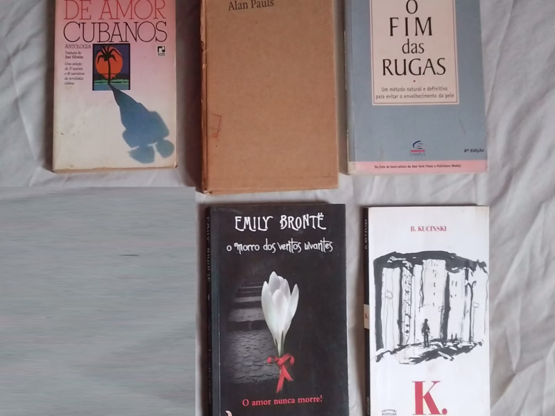 Livros diversos ,35 unidades ,3 reais cada ,vendo o lote.
