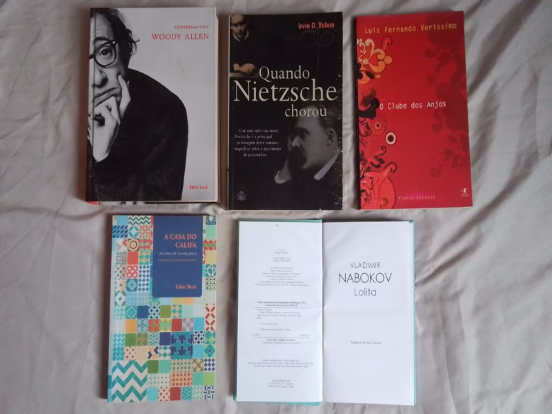 Livros diversos ,35 unidades ,3 reais cada ,vendo o lote.